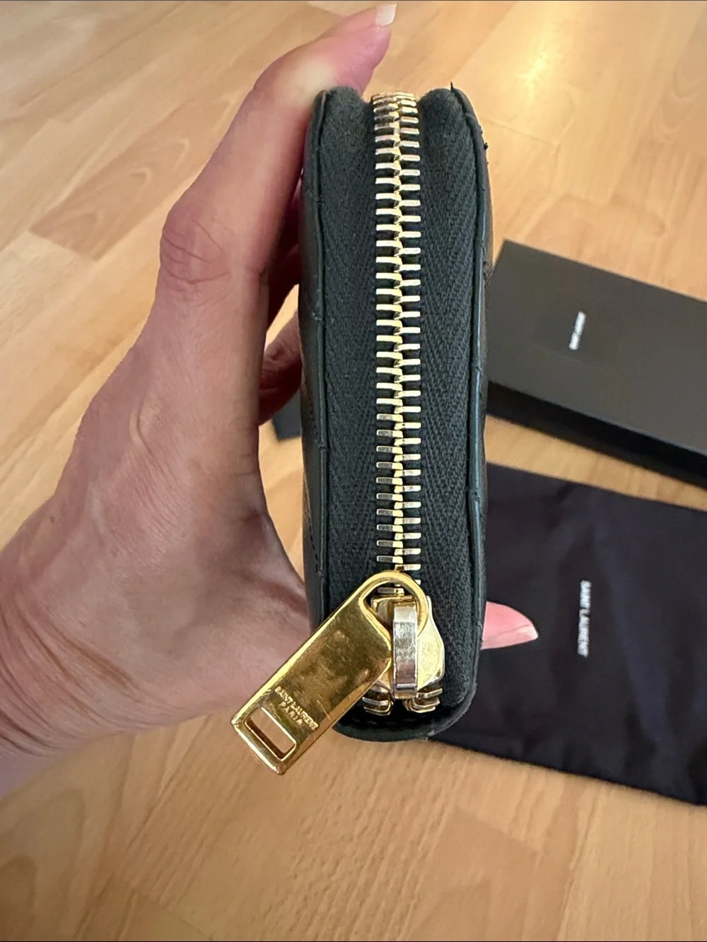 CASSANDRE MATELASSÉ ZIP AROUND WALLET IN GRAIN DE POUDRE LEATHER - Picture 11 of 12